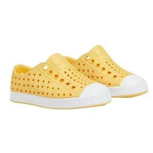NATIVE Jefferson Water Shoe Sneakers Yellow  - Size 5
